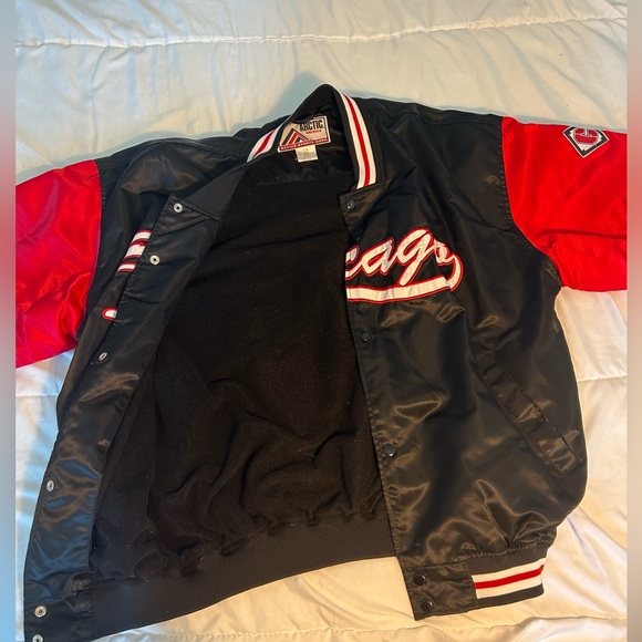 Large 90’s Chicago bulls varsity jacket - Picture 3 of 3